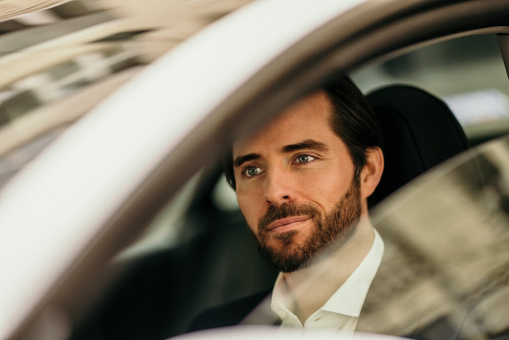 Businessportrait von Uber General Manager Deutschland Oesterreich Schweiz Christoph Weigler.