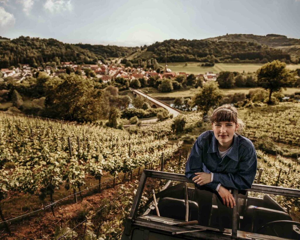 Foodfotograf Hamburg zeigt Winzerin Pauline Baumberger in Oberhausen an der Nahe – Werbekampagne für das Deutsche Weininstitut über alle deutschen Weinanbaugebiete.